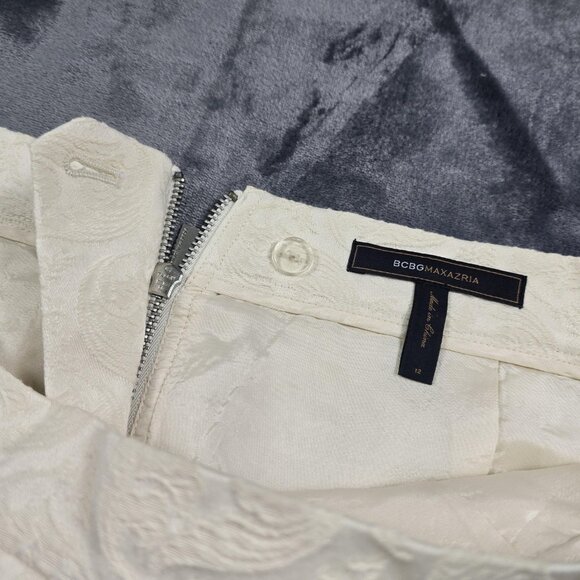 BCBGMAXAZRIA Skirt Suit Set Womens 12 White Paisley Textured Jacket Short Sleeve - Picture 14 of 16